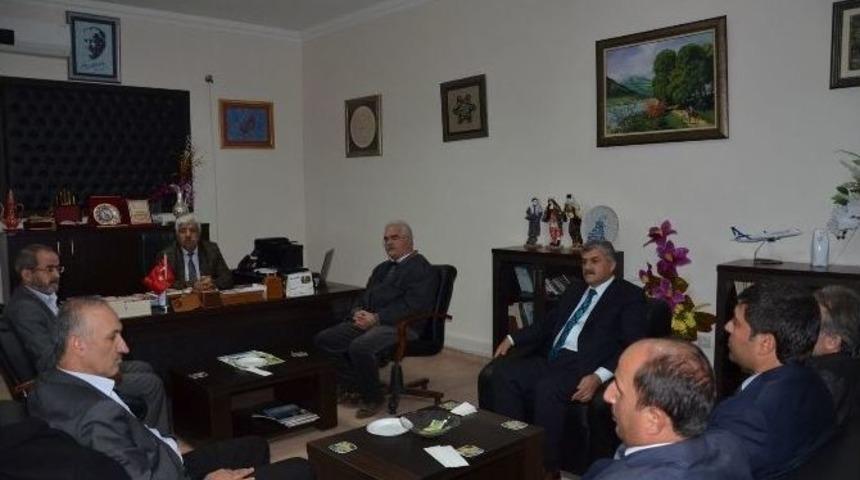 B&uuml;y&uuml;kşehir&rsquo;den &Ouml;ğretmenlere Kitap Hediyesi