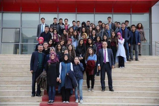 Lise &Ouml;ğrencileri Karatekin &Uuml;niversitesi Kamp&uuml;s&uuml;ne Hayran Kaldılar 1