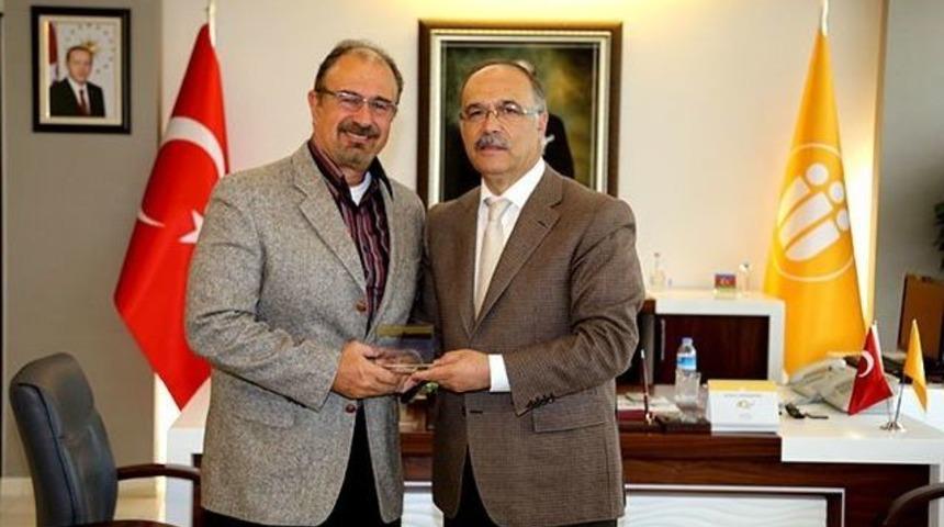 Kano Federasyonu Başkanı Meng&uuml;tay&rsquo;dan, Rekt&ouml;r &Ccedil;elik&rsquo;e Ziyaret