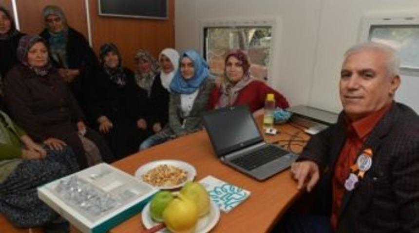 Bozbey Kuru&ccedil;eşme&rsquo;de Halkla Buluştu