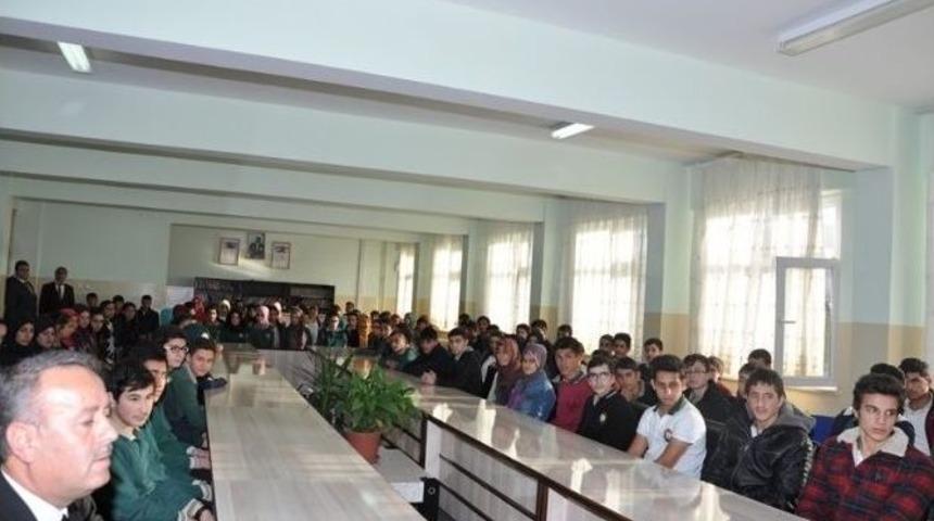 Muş Valisi Yavuz &Ouml;ğrencilerle Bir Araya Geldi