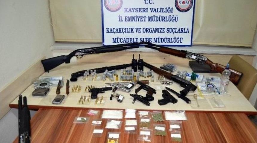 Polise Yapılan Saldırıyla İlgili 14 Kişi G&ouml;zaltına Alındı