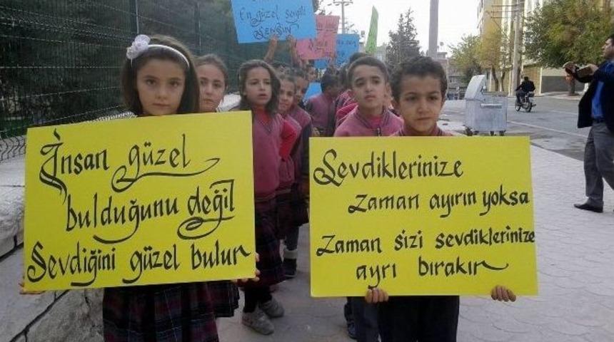 Zeyt&ccedil;ioğlu İlkokulu Sevgi İ&ccedil;in Y&uuml;r&uuml;d&uuml;