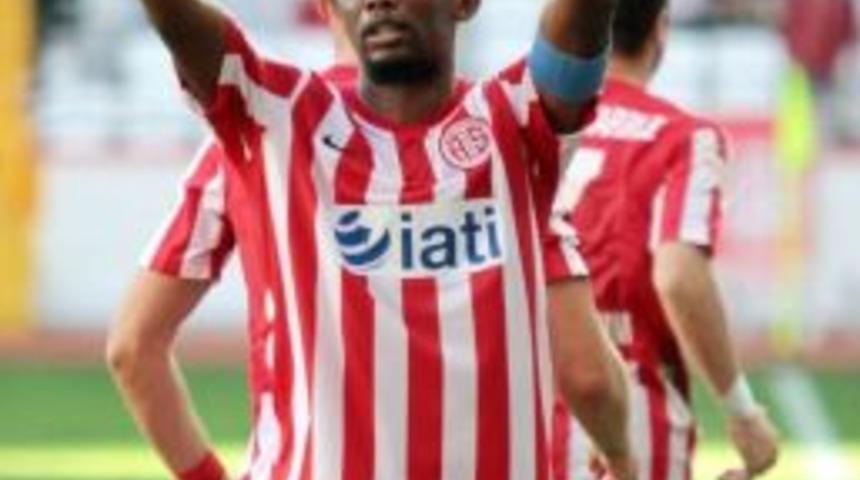 Eto&rsquo;o &Uuml;st &Uuml;ste 6 Ma&ccedil;tır Boş Ge&ccedil;medi
