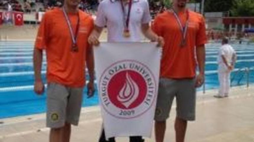 Anne Karnında &rsquo;&ouml;l&uuml;r&rsquo; Dendi Şimdi Y&uuml;zmede Rekor Kırıyor