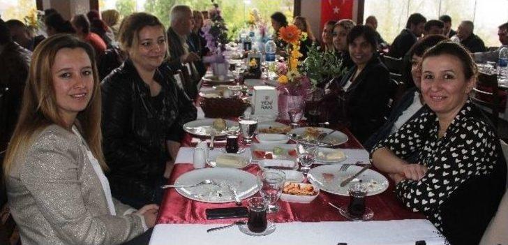 Alaşehir Sağlık-sen, Ak Partili Yöneticilerle Kahvaltıda Buluştu