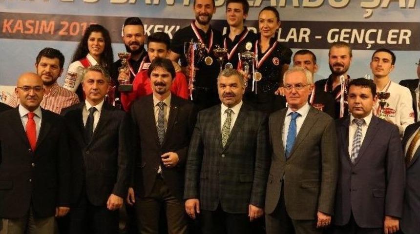 Erciyes&rsquo;te Zirveye Semih Saygıner &Ccedil;ıktı