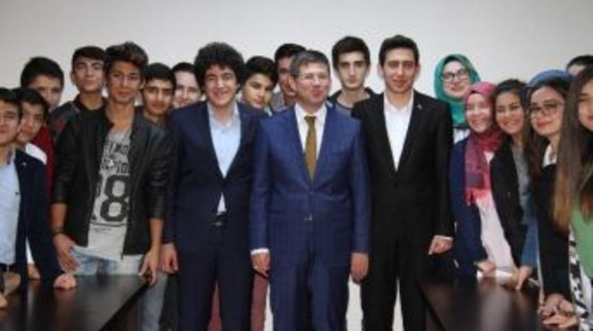 Başkan Subaşıoğlu Gen&ccedil;lerle Buluştu