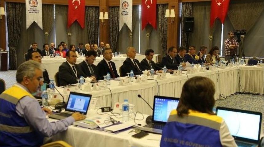 Denizli&rsquo;de İş Sağlığı Ve G&uuml;venliği &Ccedil;alıştayı Başladı