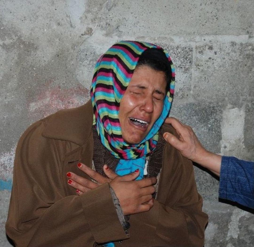 (&ouml;zel Haber) Savaş Mağduru Bebek Yanarak Can Verdi