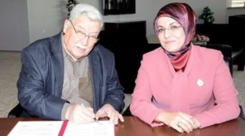 Yardım Merkezine Bağışta Bulundu