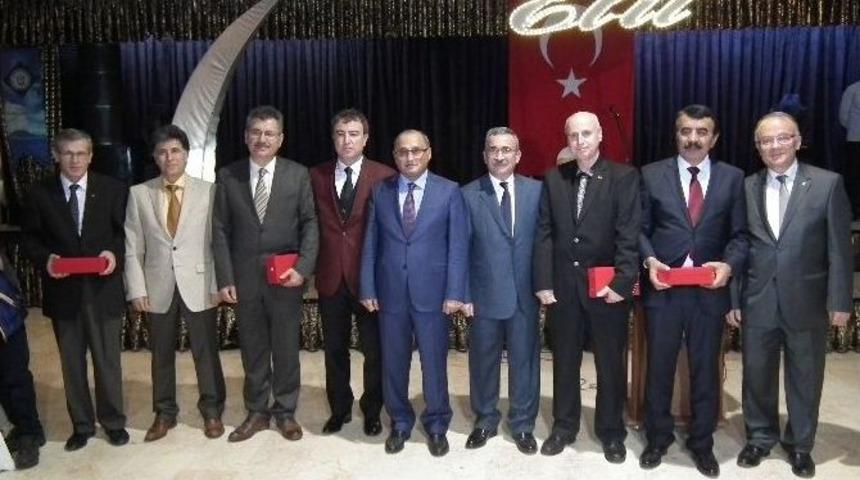 2015 T&uuml;rk K&uuml;lt&uuml;r&uuml;ne Hizmet &Ouml;d&uuml;lleri Verildi