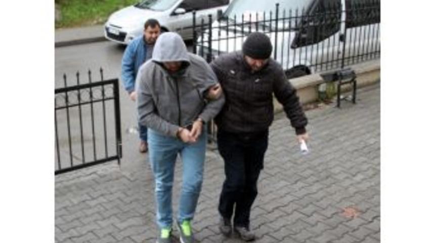 Su&ccedil;&uuml;st&uuml; Yakalanan Uyuşturucu Satıcısı Tutuklandı