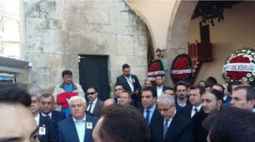 Chp Gaziantep Milletvekilleri Şehit Polis&rsquo;in Cenaze T&ouml;renine Katıldı