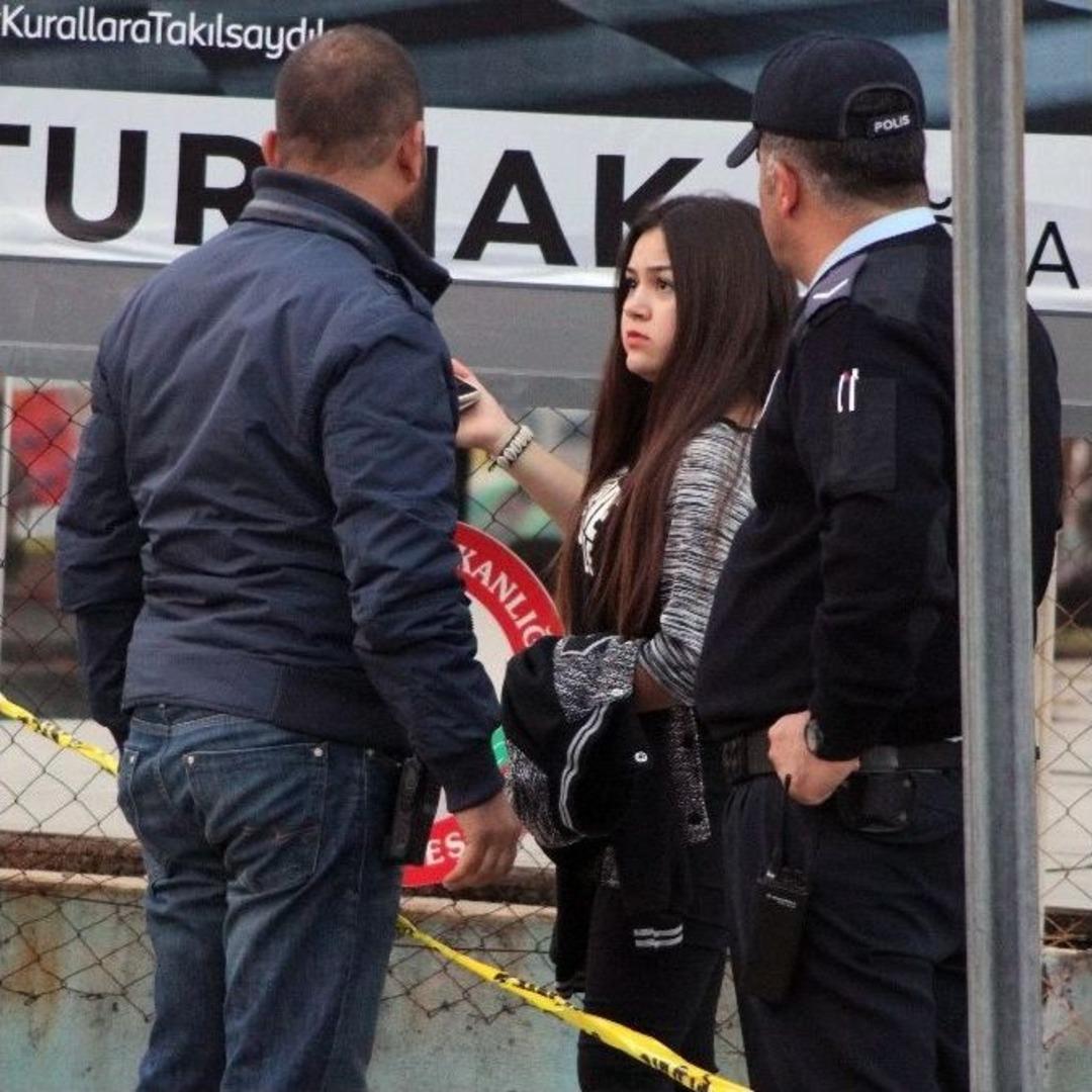 &Ccedil;antasını Patlatılmaktan Son Anda Kurtardı