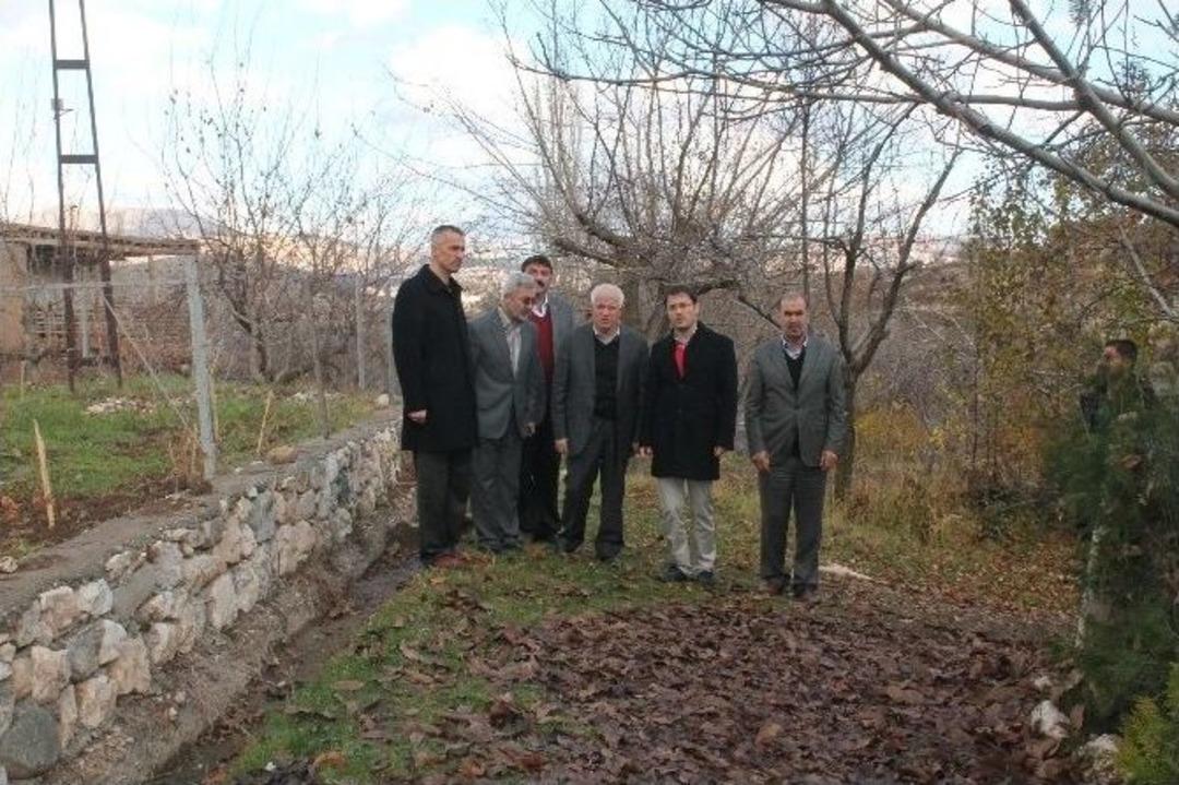 Hekimhan Geceyi Sokakta Ge&ccedil;irecek