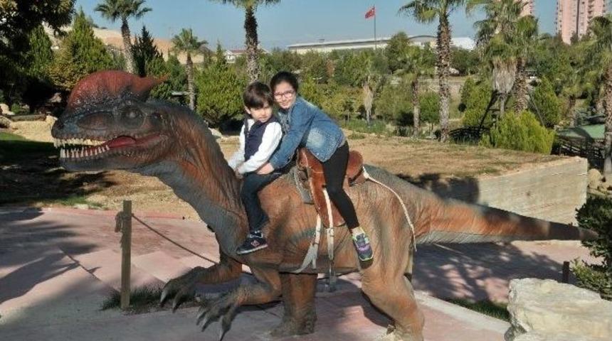 &Ccedil;etin: "&ccedil;ukurova Cazibe Merkezine D&ouml;n&uuml;şt&uuml;"