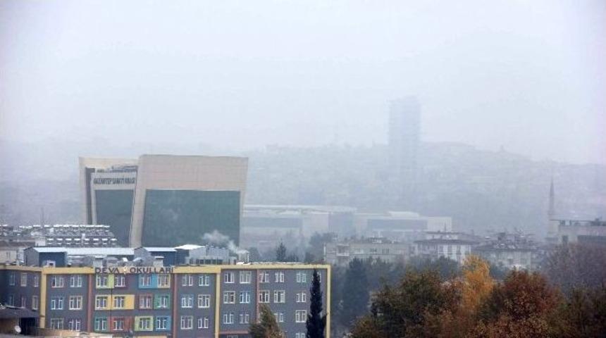 Gaziantep&rsquo;te Yoğun Sis Hayatı Etkiliyor