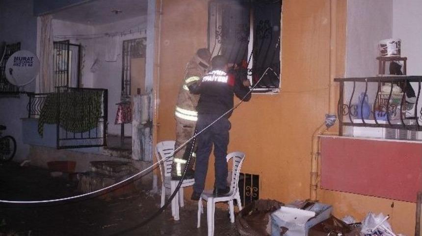 Soba Borusundan &Ccedil;ıkan Kıvılcım Evi Yaktı