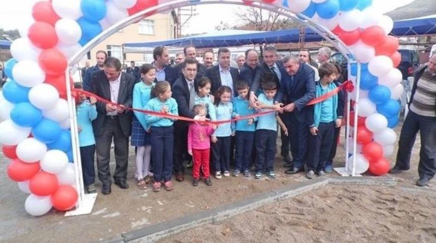 Çomaklı Köyüne Yaptırılan Çocuk Parkı Törenle Hizmete Açıldı