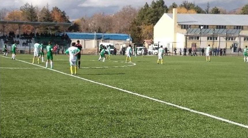 Develi İl&ccedil;e Stadı Sindelh&ouml;y&uuml;k-yeşilhisar Ma&ccedil;ı İle A&ccedil;ıldı