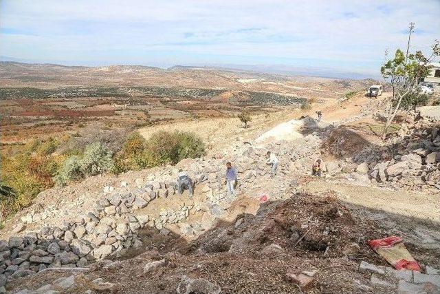 Şehitkamil’den Ülkerli Mahallesine Meydan