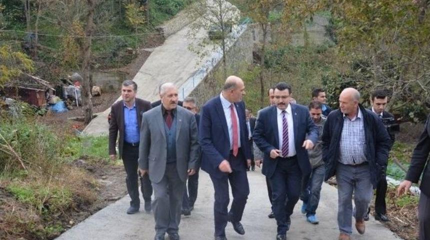 Karşıyaka Ve Aydınlıkevler Arasındaki Bağlantı Yolu Betonlanarak Hizmete A&ccedil;ıldı