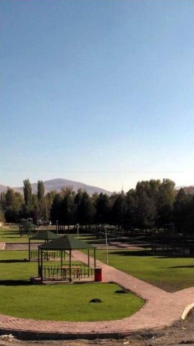 &Ccedil;ok Ama&ccedil;lı Ve B&uuml;y&uuml;k &Ouml;l&ccedil;ekli Ağırnas Mesire Alanı 1