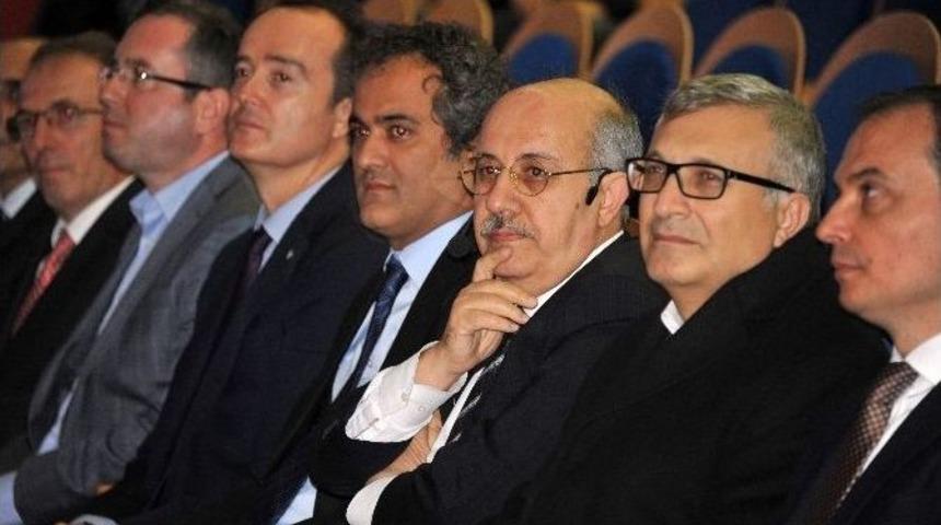 İt&uuml; Rekt&ouml;r&uuml; Be&uuml;&rsquo;de S&ouml;yleşiye Katıldı