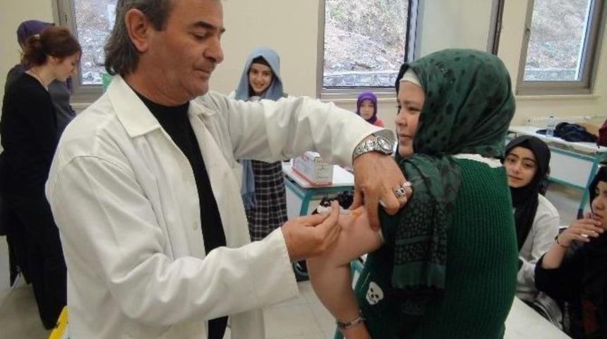 Yozgat Halk Sağlığı Başlattığı Aşı Kampanyasında 5 Bin &Ouml;ğrenci Hastalıklara Karşı Aşılanacak