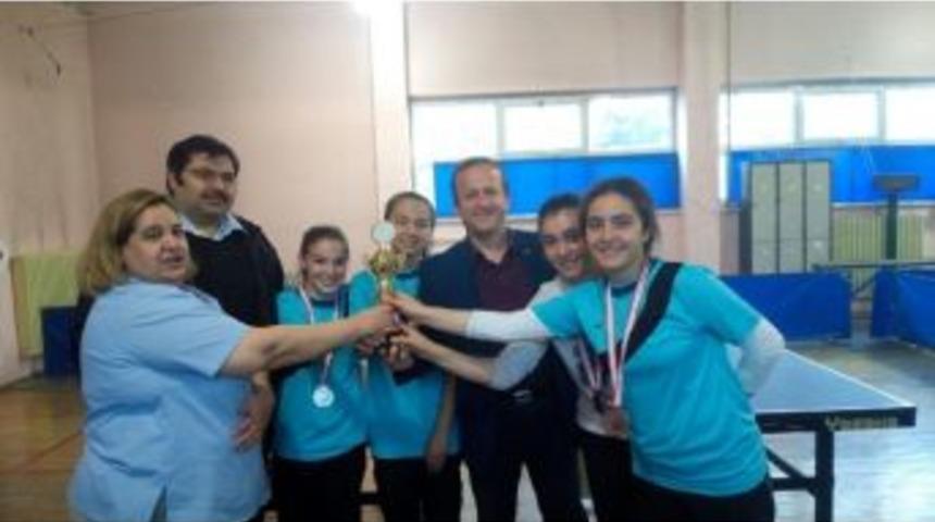 Masa Tenisi M&uuml;sabakalarında Birinciliği &Ouml;ğretmenevi Aldı