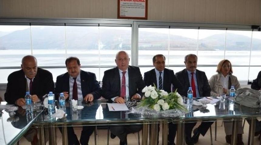 Bafra&rsquo;da Balık &Uuml;reticilerinin Sorunları Ve Kirlilik Ele Alındı