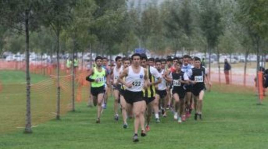 Kocaelili Gen&ccedil; Atletler Yerini Korudu