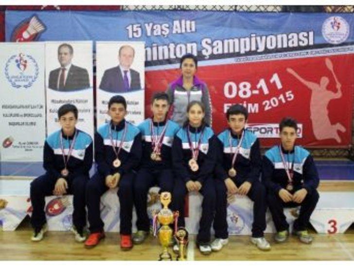 Osmangazi’li Badmintoncular Milli Takımda