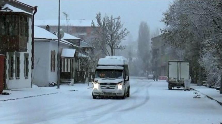 Kars Beyaz Gelinliği Giydi