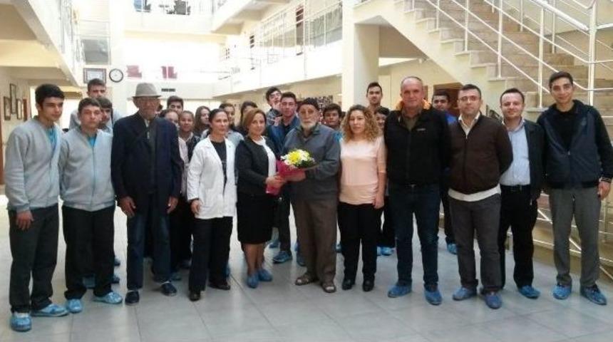 Yenipazarlı Öğrencilerden Nazilli Huzurevine Ziyaret
