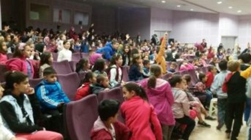 &Ccedil;ılgın Mucit Dede Kartepeli &Ccedil;ocuklarla Buluştu