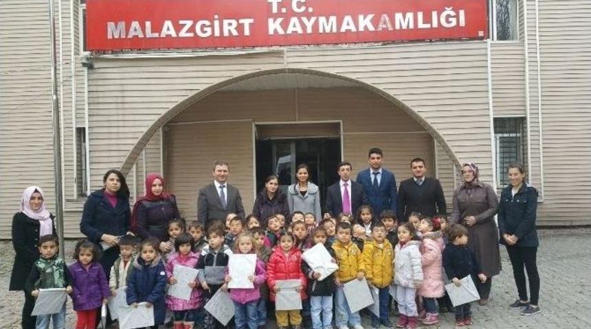 Minik &Ouml;ğrencilerden Kaymakam Kırlı&rsquo;ya Ziyaret