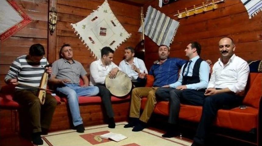 Oflu Gen&ccedil;lerden Bakan &Ccedil;elik&rsquo;e Kemen&ccedil;eli T&uuml;rk&uuml;