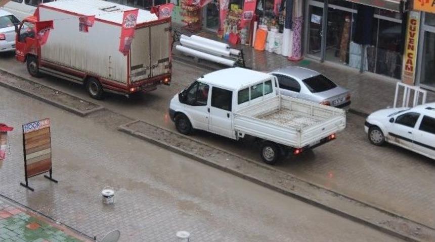 Y&uuml;ksekova&rsquo;da Sağanak Yağış