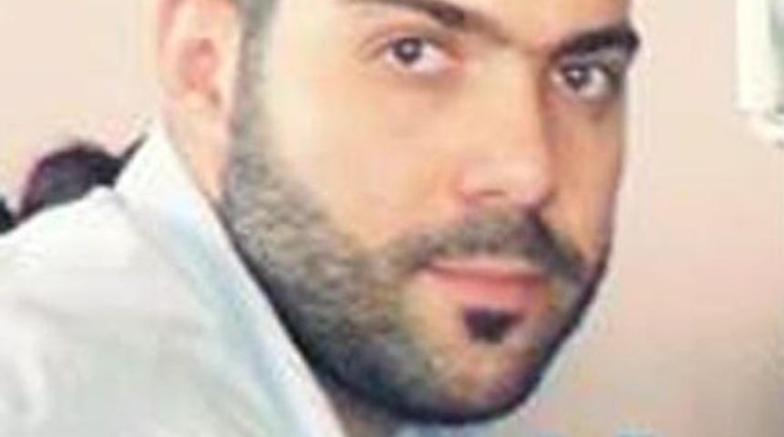 Gen&ccedil; &Ouml;ğretmen Top Oynarken &Ouml;ld&uuml;