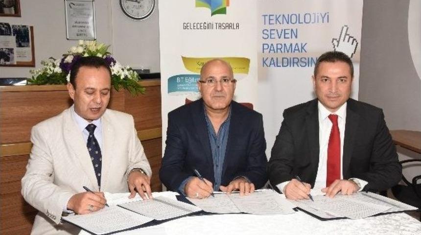 Bilişim Eğitimine Devam Protokol&uuml; İmzalandı