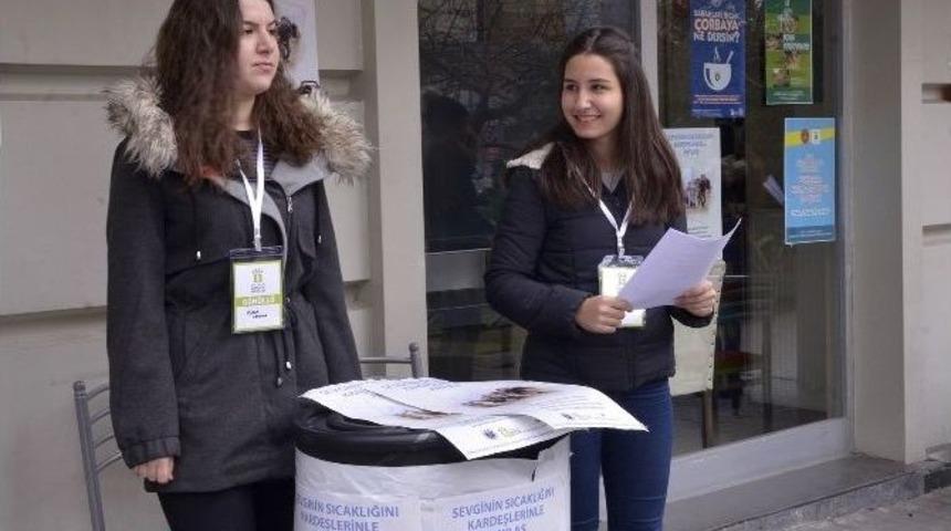 Gen&ccedil;ler Sığınmacılar İ&ccedil;in Yardım Topluyor