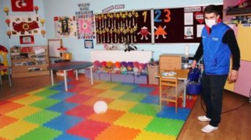 Okul, Cami Ve Kamu Kurumları Dezenfekte Edildi