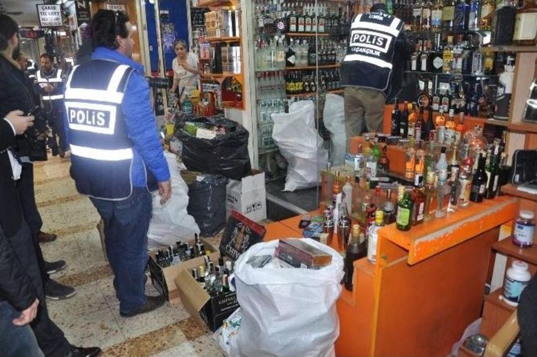 İzmir&rsquo;in G&ouml;beğinde Ka&ccedil;ak İ&ccedil;ki Ve Sigara Satan İşyerlerine Baskın