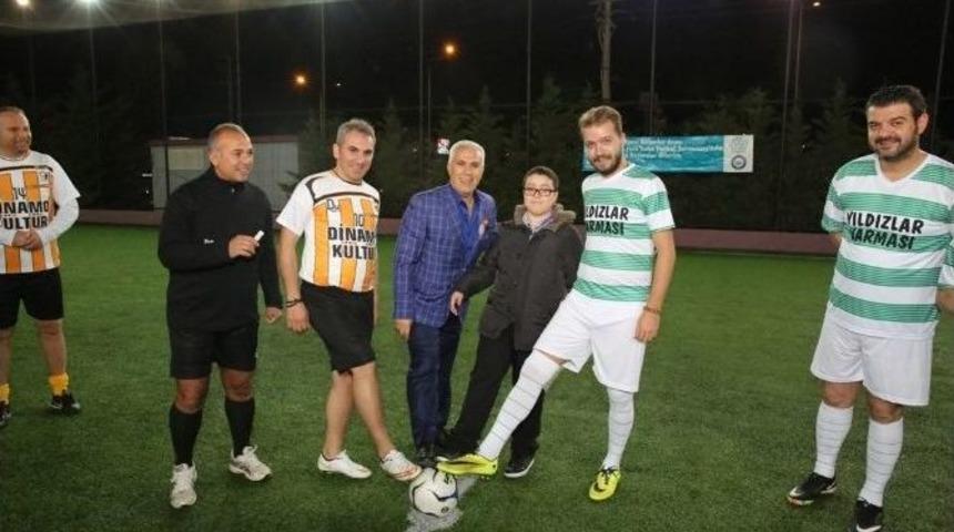 Nil&uuml;fer Belediyesi Personeli Halı Sahada Buluştu