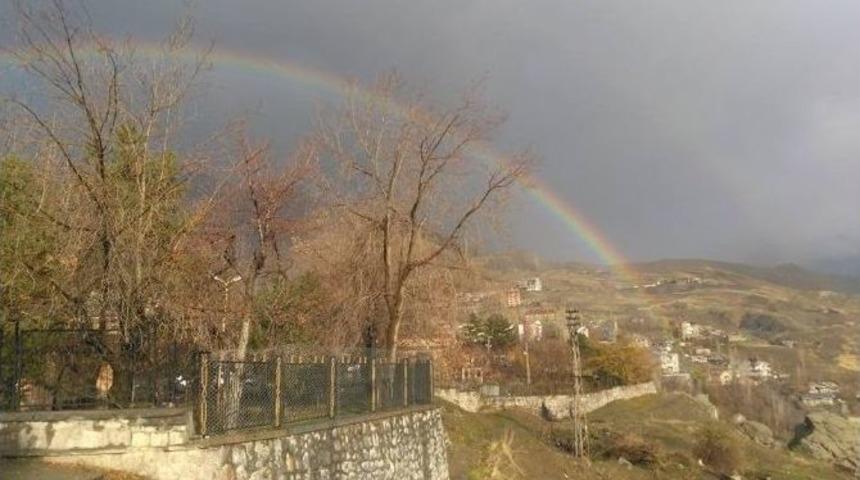 Hakkari&rsquo;de G&ouml;kkuşağı G&uuml;zelliği