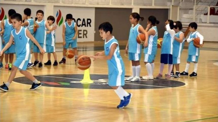 Aliağa&rsquo;da Kış Spor Okulları Heyecanı Başladı