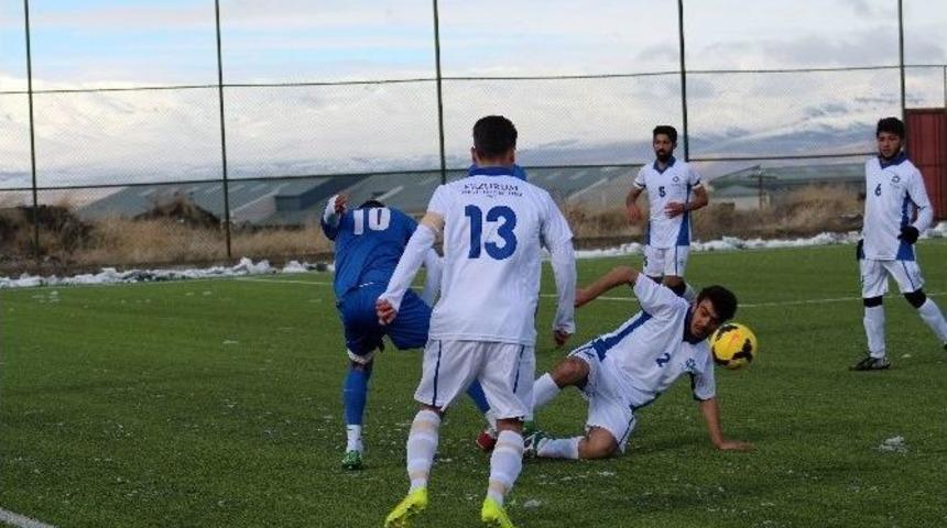 &Uuml;niversiteler Futbolda Yarışıyor