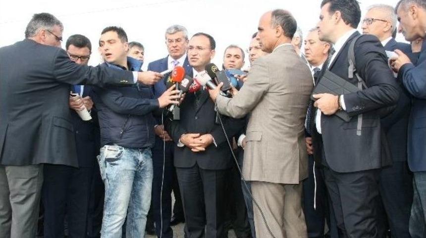 Adalet Bakanı Bozdağ, El&ccedil;i&rsquo;nin Ailesine Taziye Ziyaretinde Bulundu